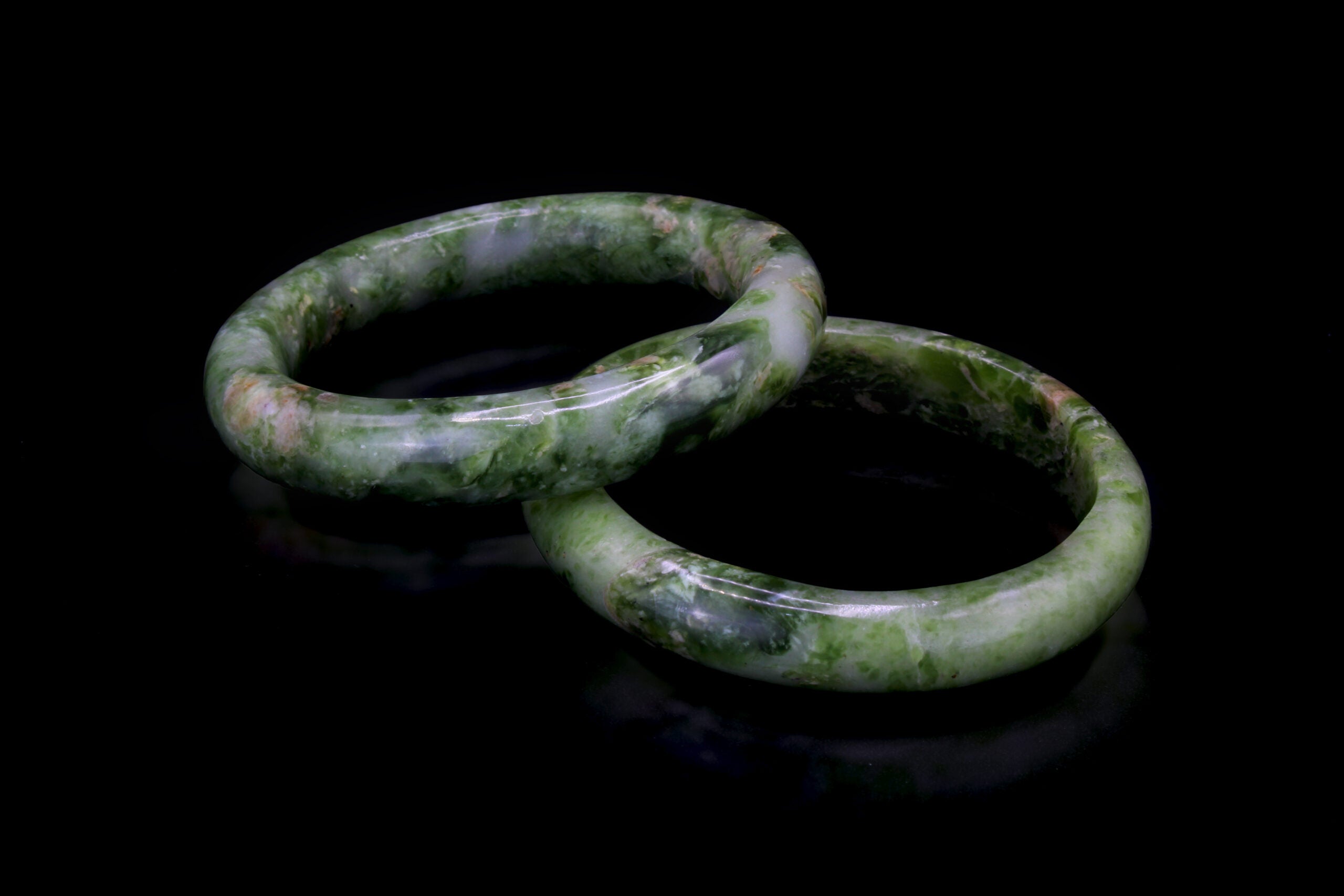 Serpentine Polished Bangle