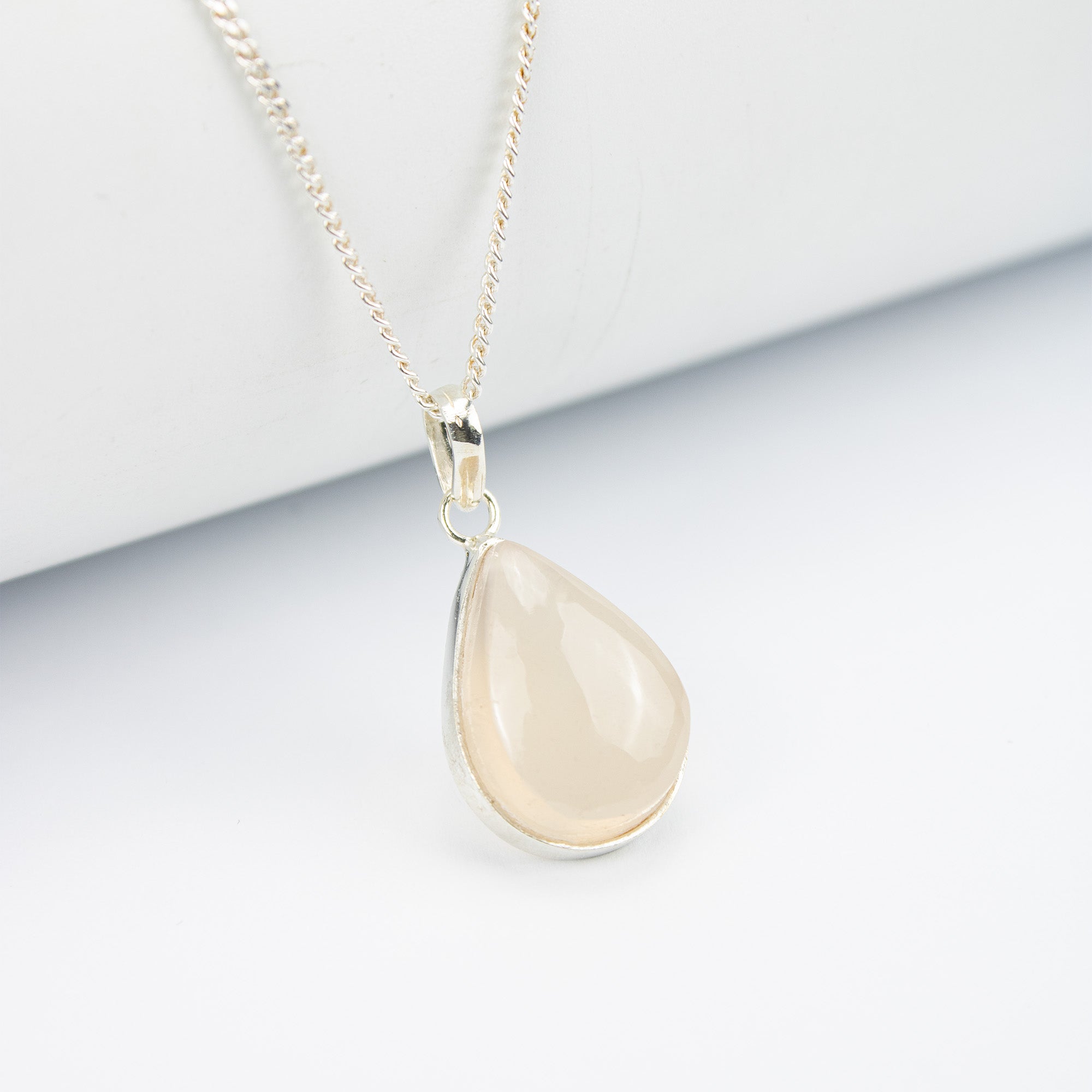 Cream Ivory Agate Jewelry Set in 925 Silver – Teardrop Pendant & Ring Set – Size 18 mm