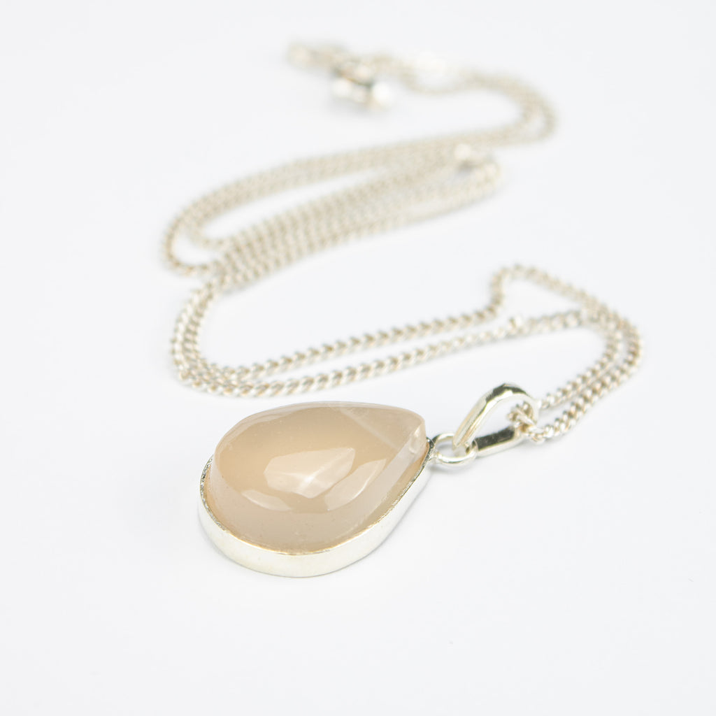 Cream Ivory Agate Jewelry Set in 925 Silver – Teardrop Pendant & Ring Set – Size 18 mm