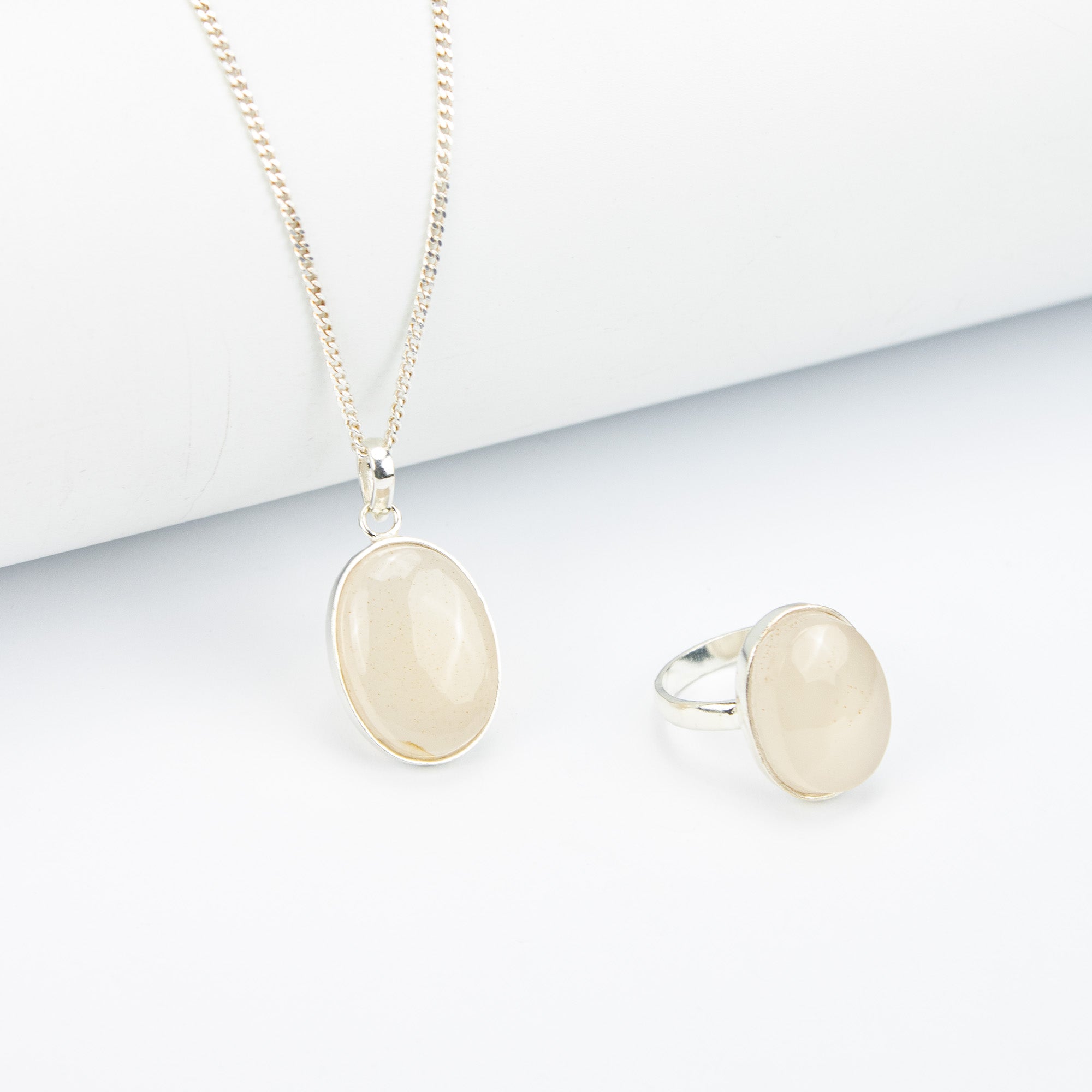 Afghan White Agate Jewelry Set in 925 Silver – Oval Pendant & Ring Set – Size 18 mm