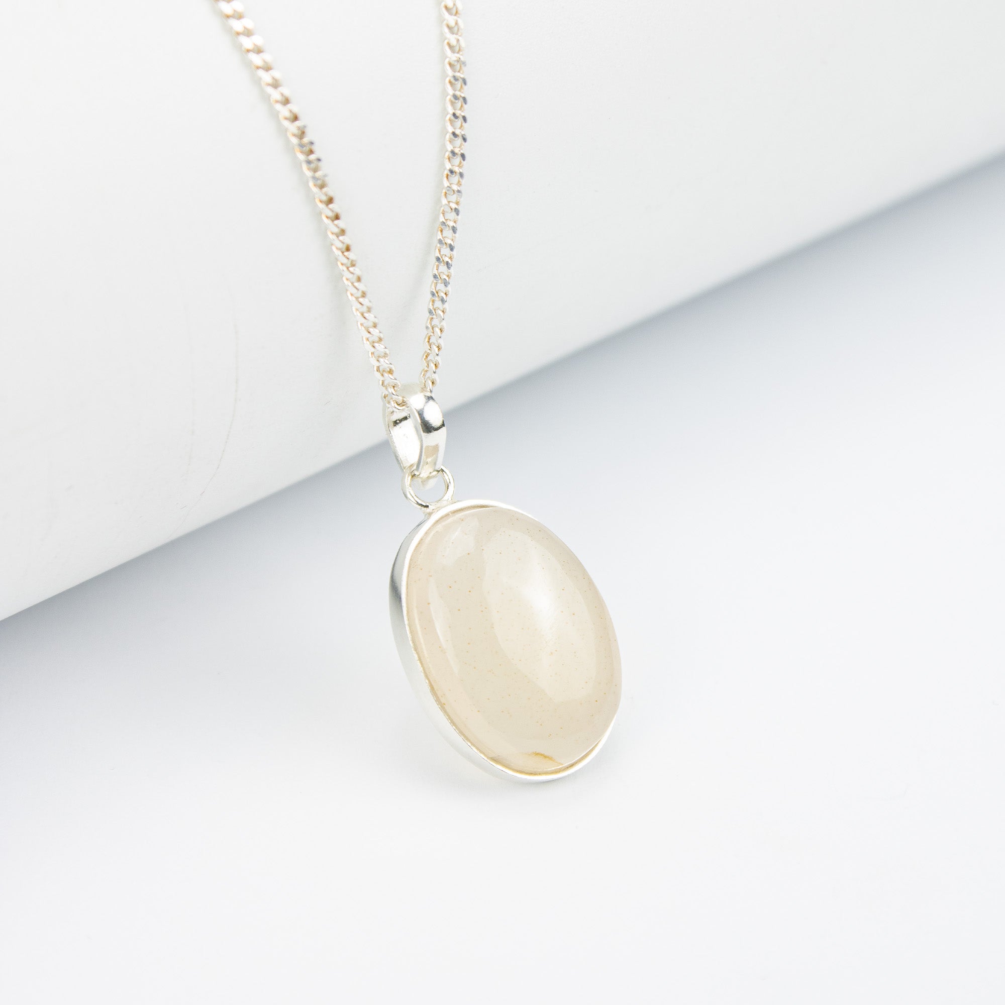 Afghan White Agate Jewelry Set in 925 Silver – Oval Pendant & Ring Set – Size 18 mm
