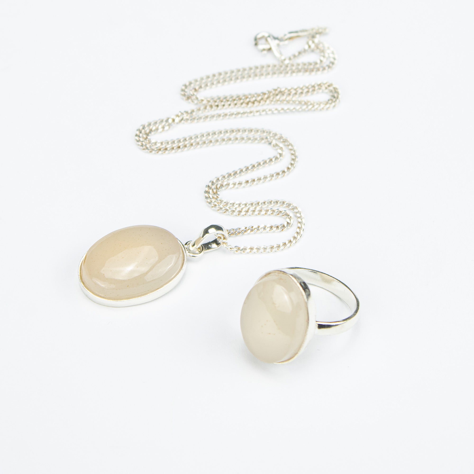 Afghan White Agate Jewelry Set in 925 Silver – Oval Pendant & Ring Set – Size 18 mm