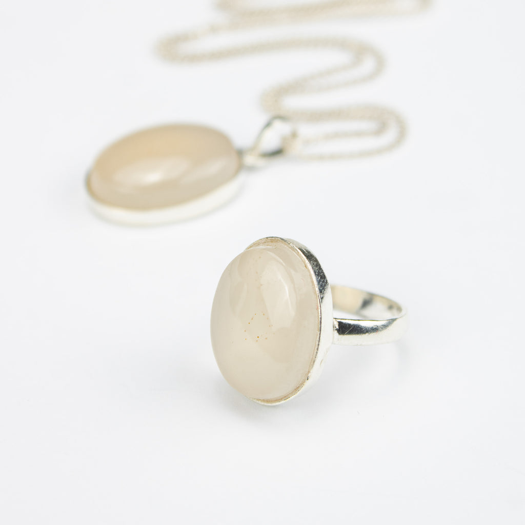 Afghan White Agate Jewelry Set in 925 Silver – Oval Pendant & Ring Set – Size 18 mm