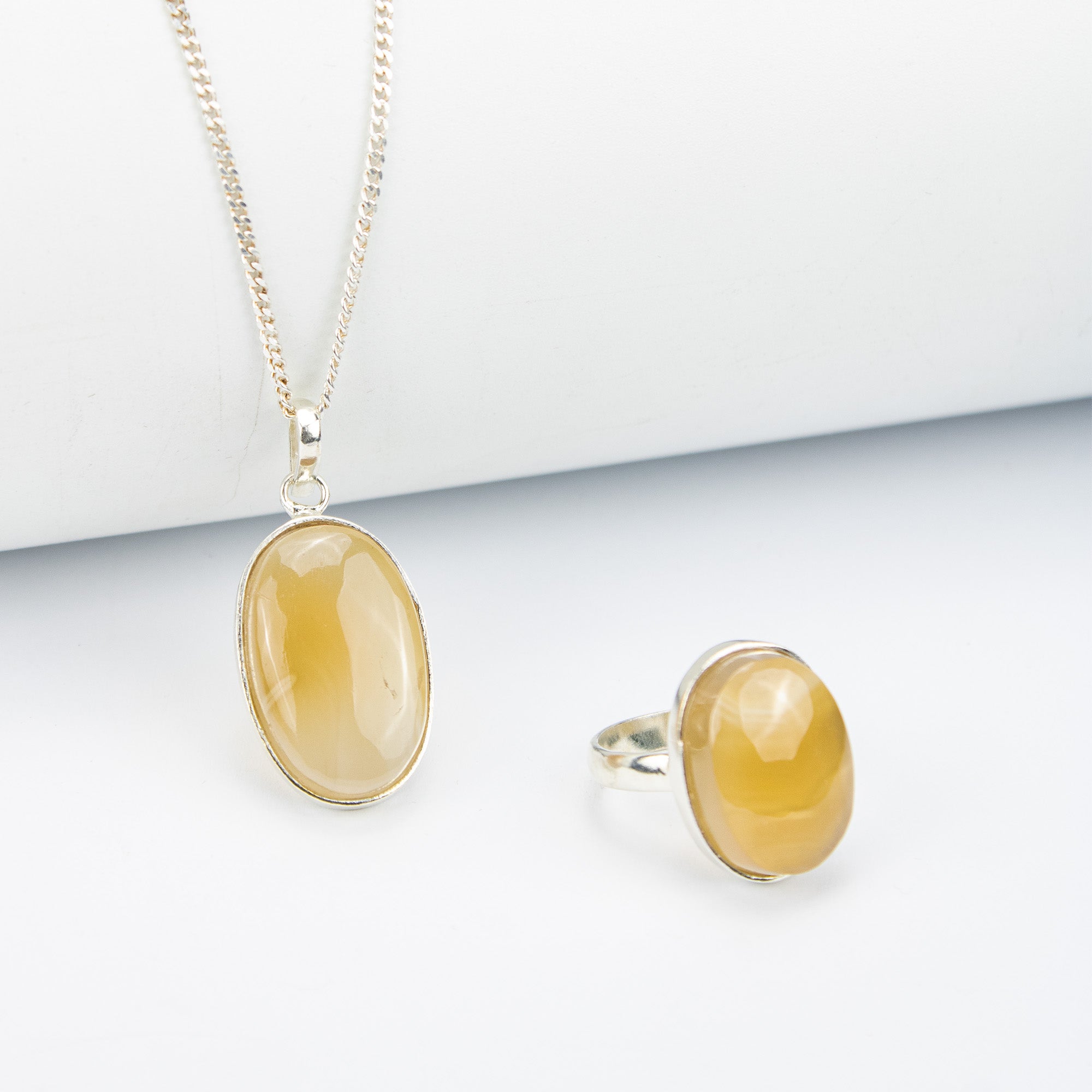 Afghan Golden Honey Agate Jewelry Set in 925 Silver – Oval Pendant & Ring Set – Size 18 mm