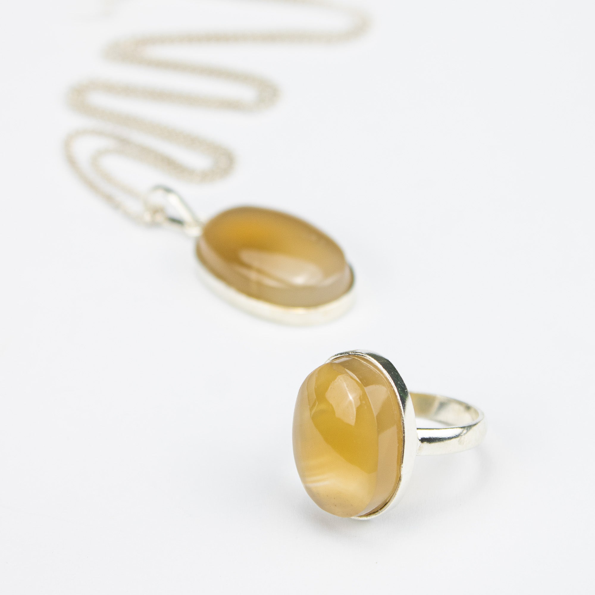 Afghan Golden Honey Agate Jewelry Set in 925 Silver – Oval Pendant & Ring Set – Size 18 mm