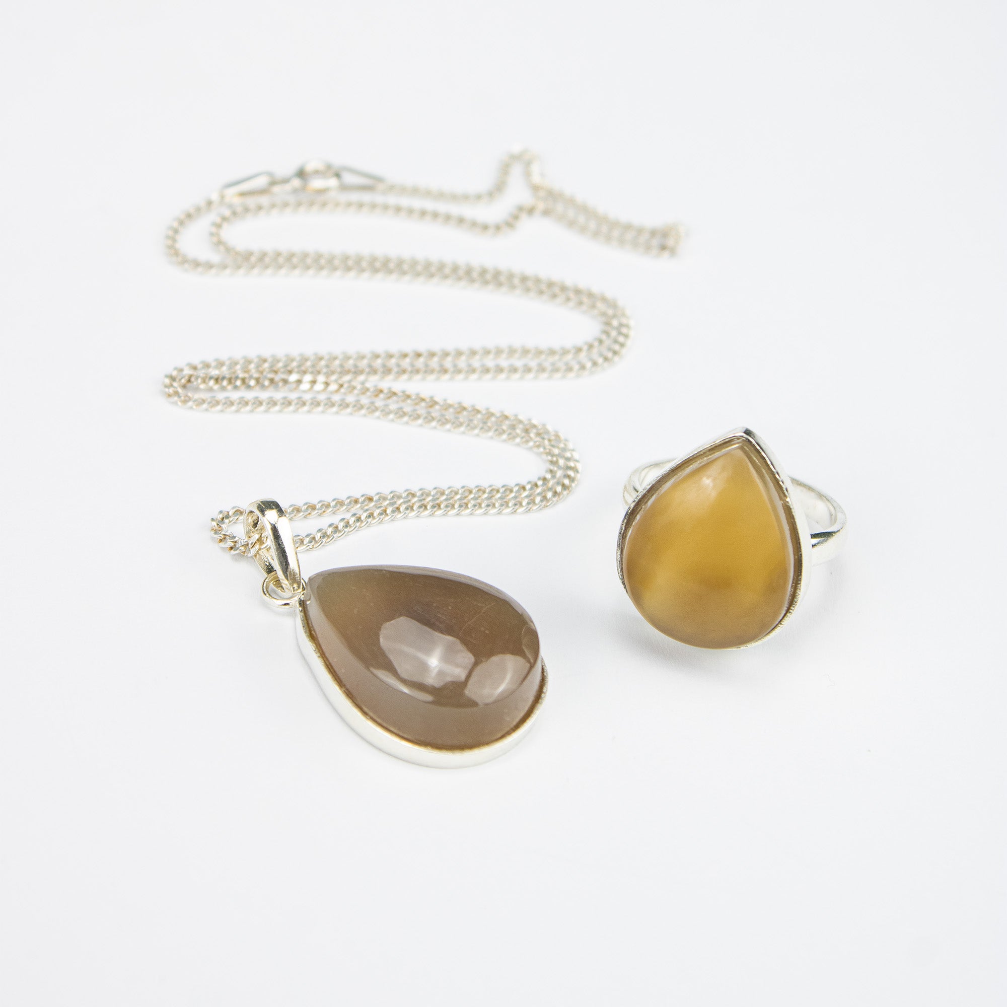 Afghan Champagne Brown Agate Jewelry Set in 925 Silver – Teardrop Pendant & Ring Set – Size 18 mm