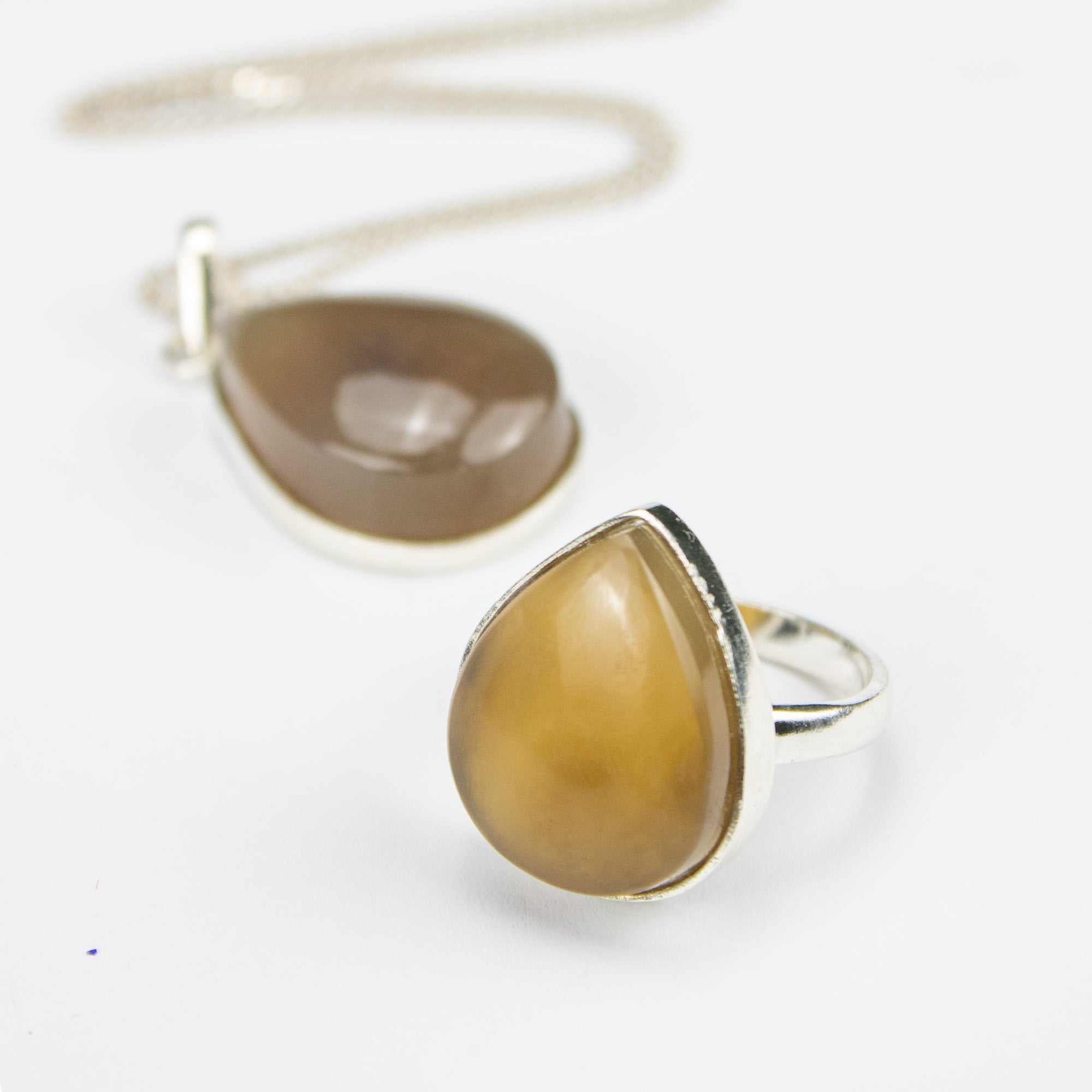 Afghan Champagne Brown Agate Jewelry Set in 925 Silver – Teardrop Pendant & Ring Set – Size 18 mm