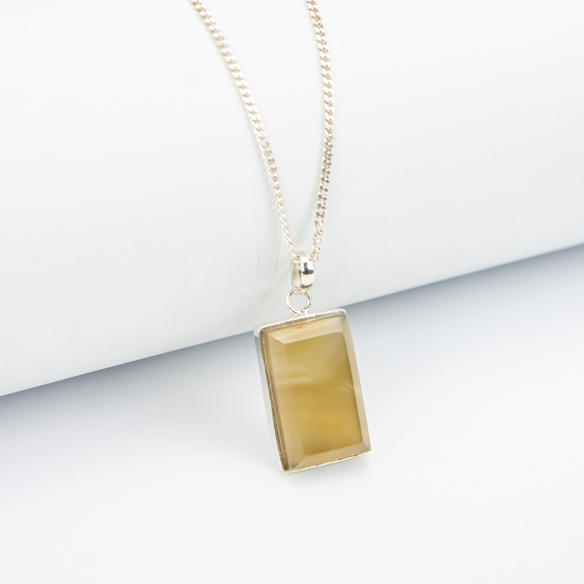 Afghan Golden Beige Agate Jewelry Set in 925 Silver – Rectangular Pendant & Ring Set – Size 18 mm