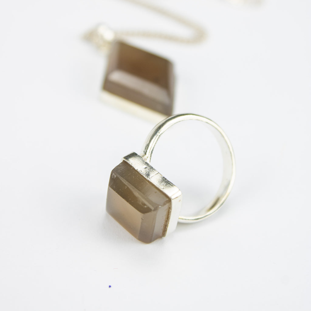 Smoky Brown Agate Jewelry Set in 925 Silver – Geometric Pendant & Ring Set – Size 18 mm