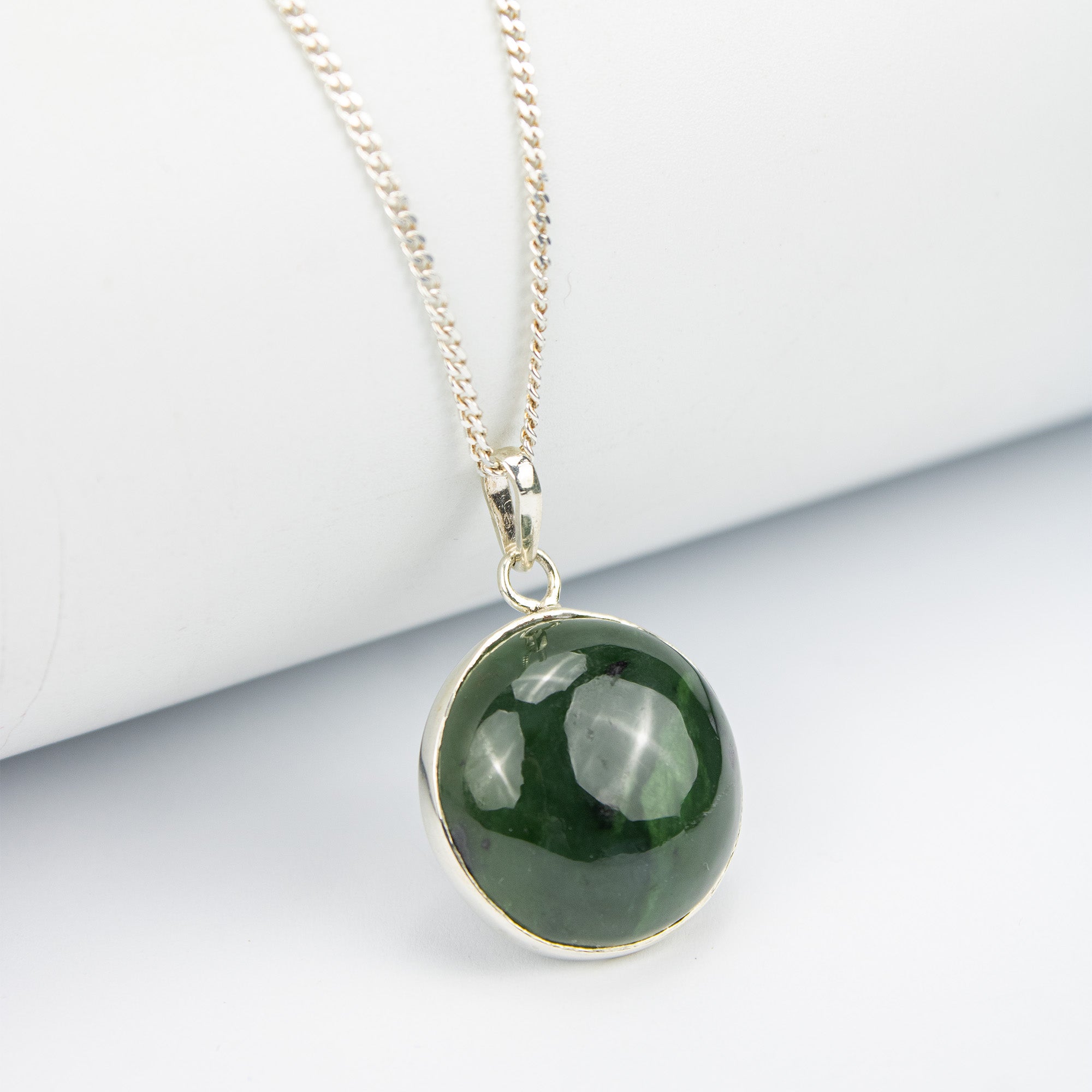Green Nephrite Jewelry Set in 925 Silver – Round Pendant & Ring Set – Size 18 mm