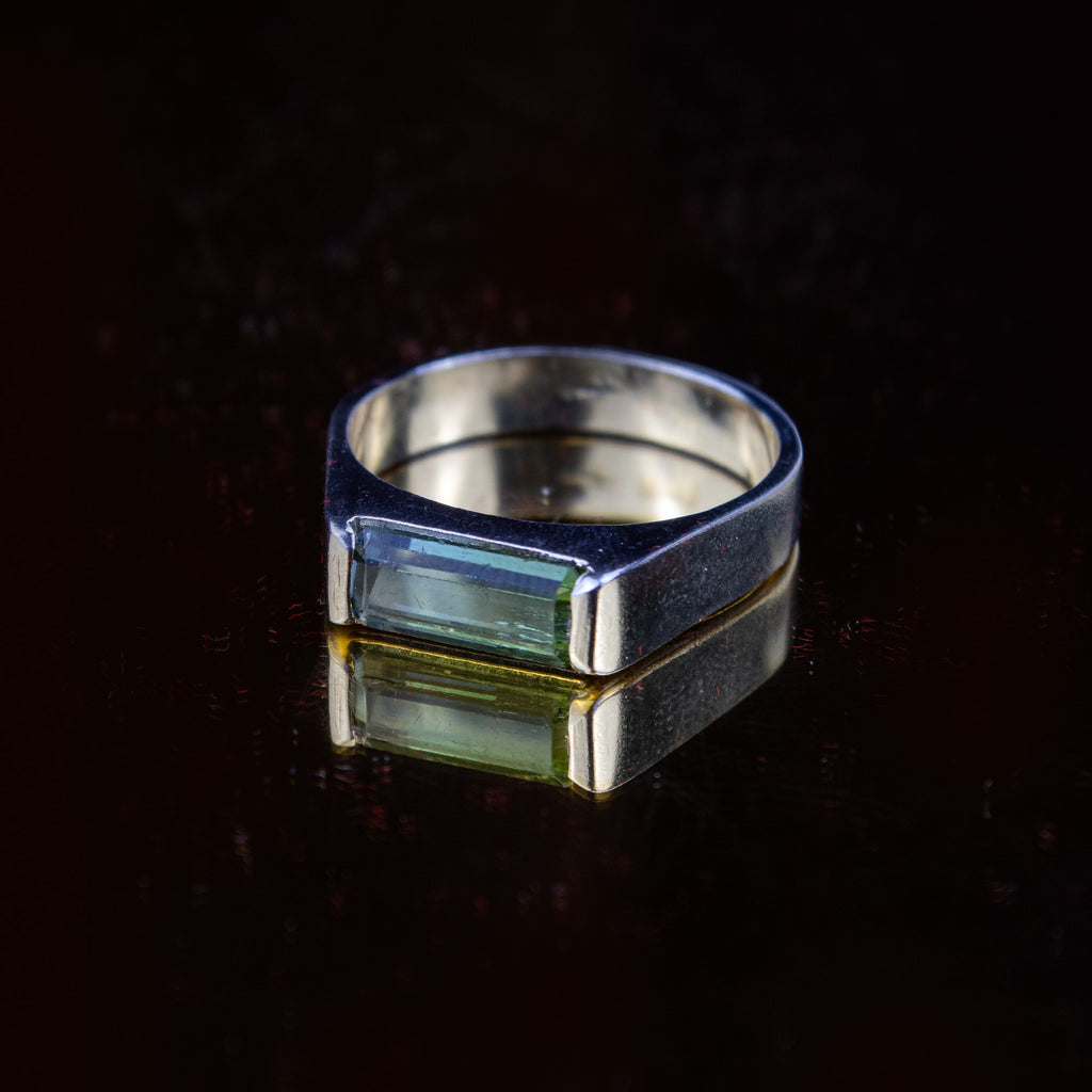 Afghan Green Tourmaline Bar Ring in 925 Silver – Emerald Cut Minimal Band – Bright Forest Green – Size 20 mm