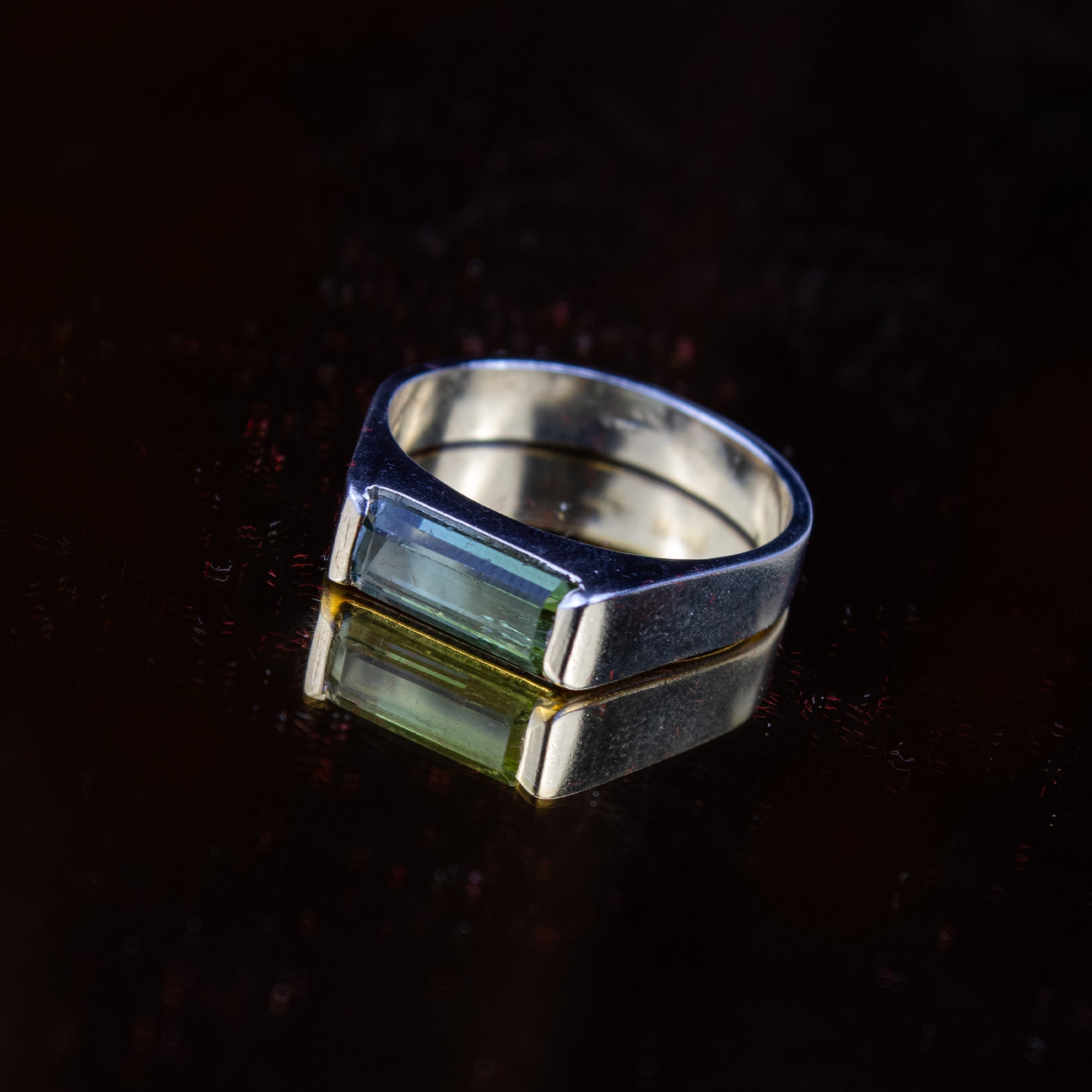 Afghan Green Tourmaline Bar Ring in 925 Silver – Emerald Cut Minimal Band – Bright Forest Green – Size 20 mm