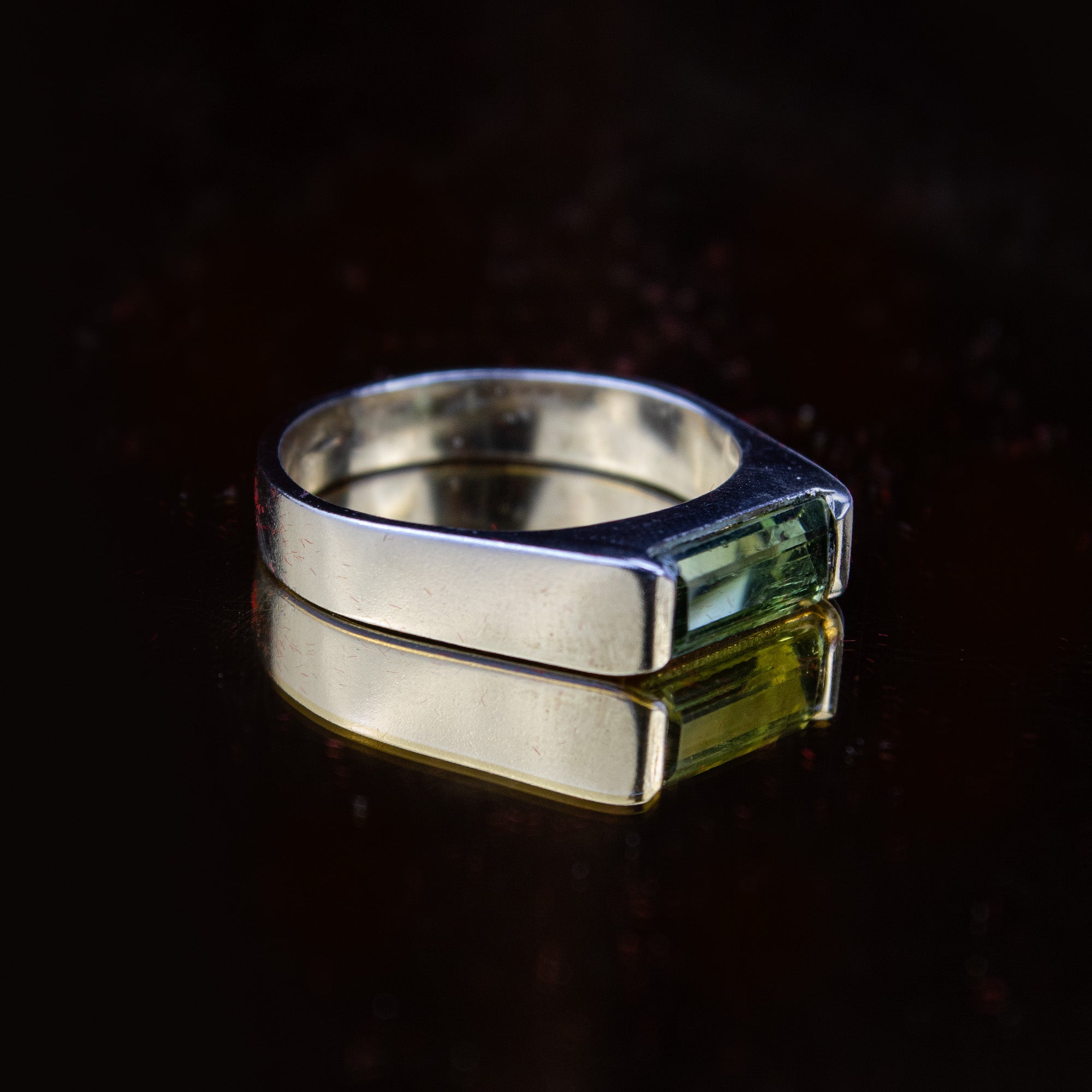 Afghan Green Tourmaline Bar Ring in 925 Silver – Emerald Cut Minimal Band – Bright Forest Green – Size 20 mm