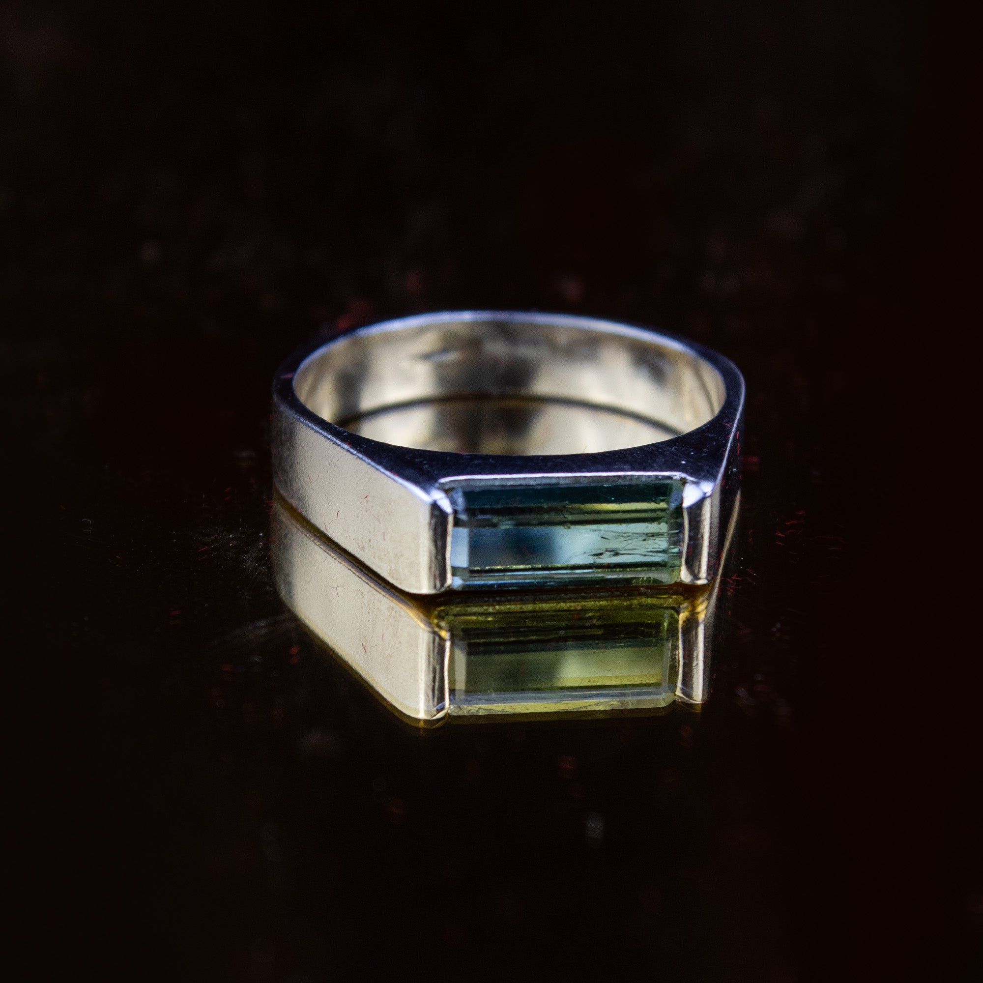 Afghan Green Tourmaline Bar Ring in 925 Silver – Emerald Cut Minimal Band – Bright Forest Green – Size 20 mm