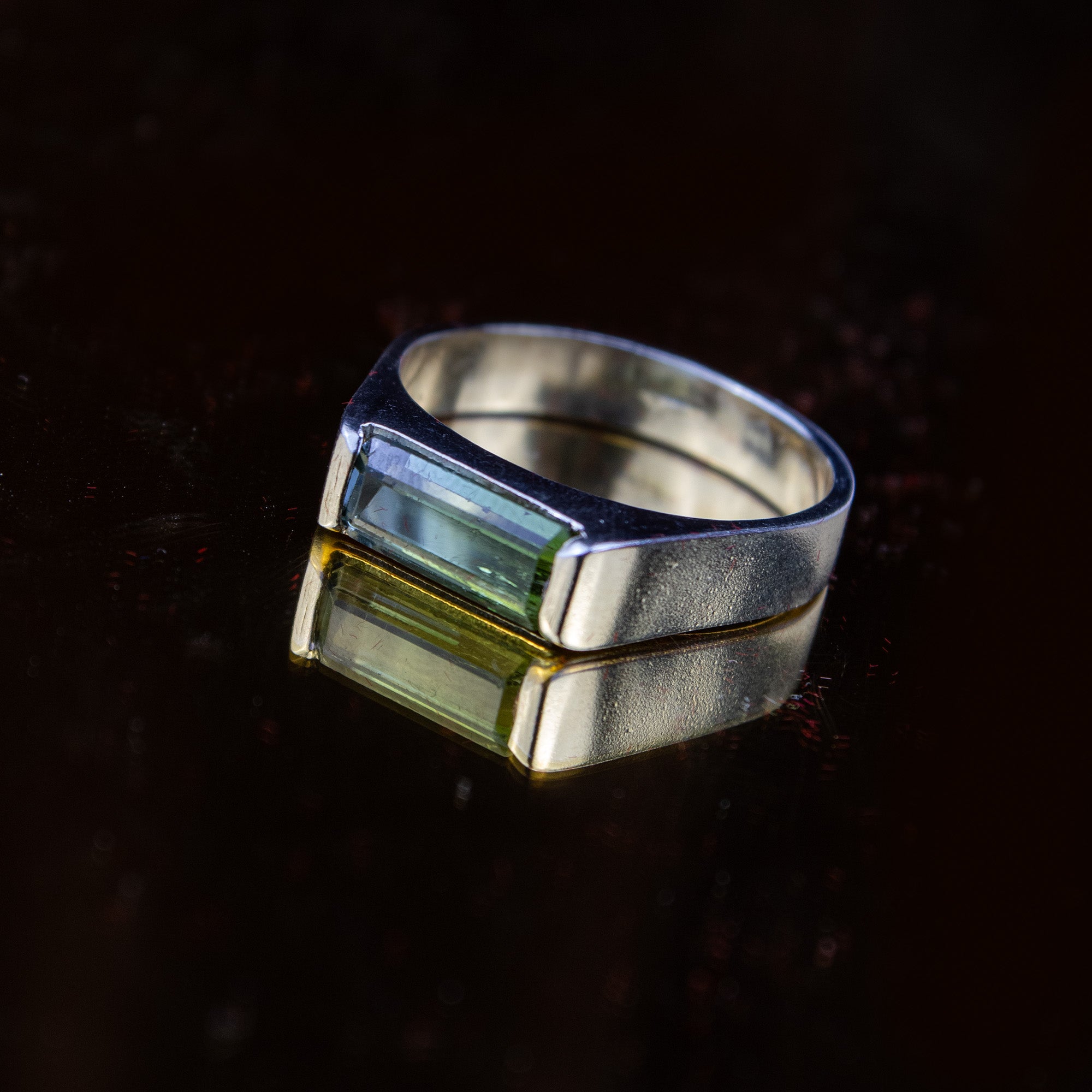 Afghan Green Tourmaline Bar Ring in 925 Silver – Emerald Cut Minimal Band – Bright Forest Green – Size 20 mm