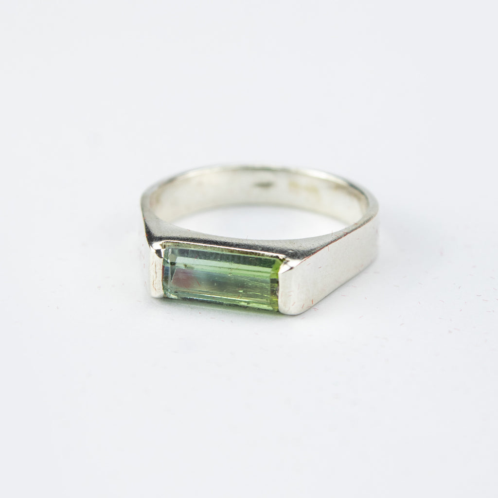 Afghan Green Tourmaline Bar Ring in 925 Silver – Emerald Cut Minimal Band – Bright Forest Green – Size 20 mm