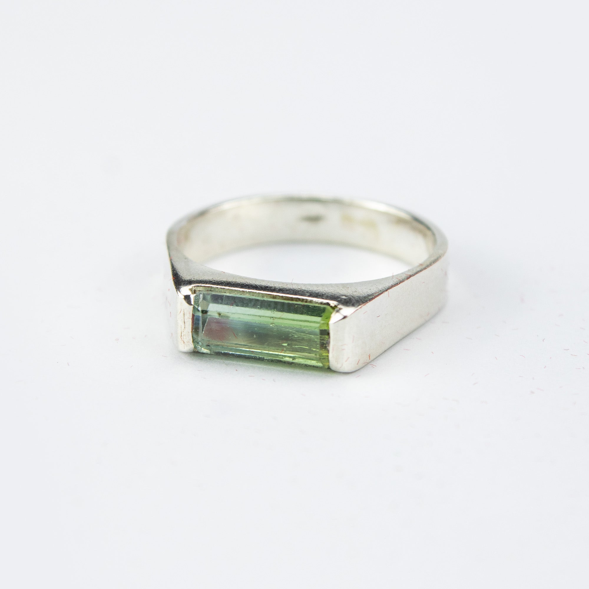 Afghan Green Tourmaline Bar Ring in 925 Silver – Emerald Cut Minimal Band – Bright Forest Green – Size 20 mm