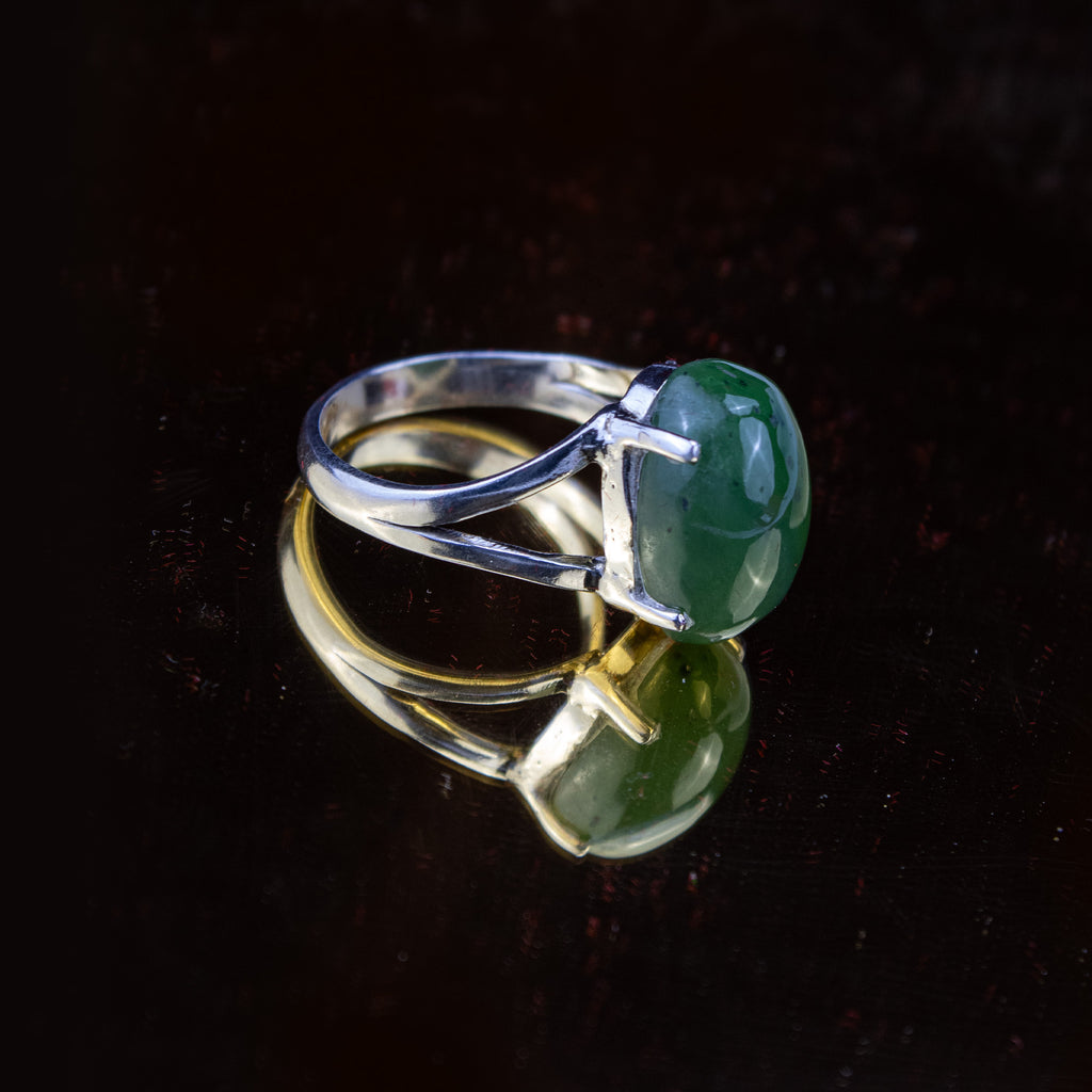 Bright Green Nephrite Ring in 925 Silver – Oval Cabochon Minimal Ring – Size 19 mm