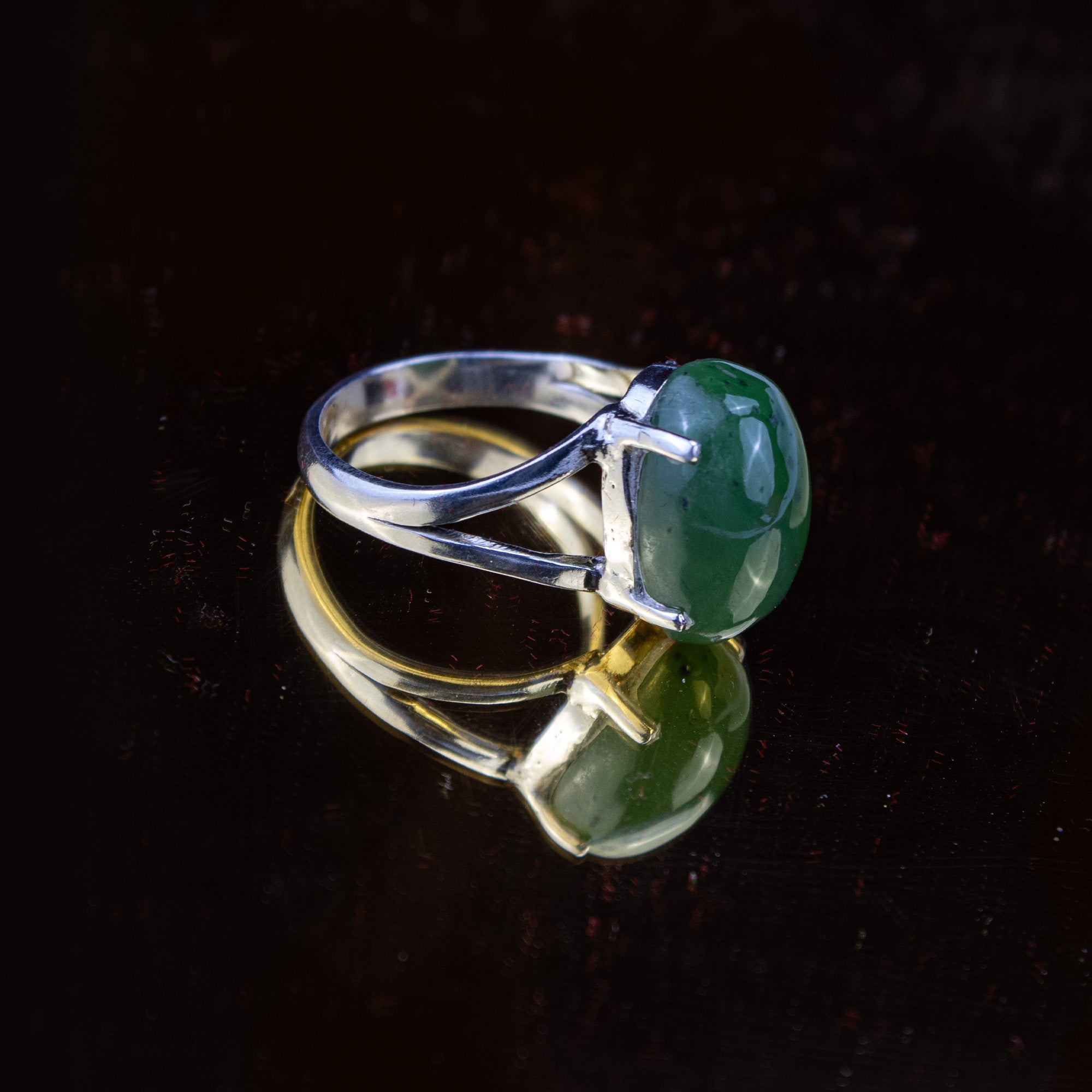 Bright Green Nephrite Ring in 925 Silver – Oval Cabochon Minimal Ring – Size 19 mm