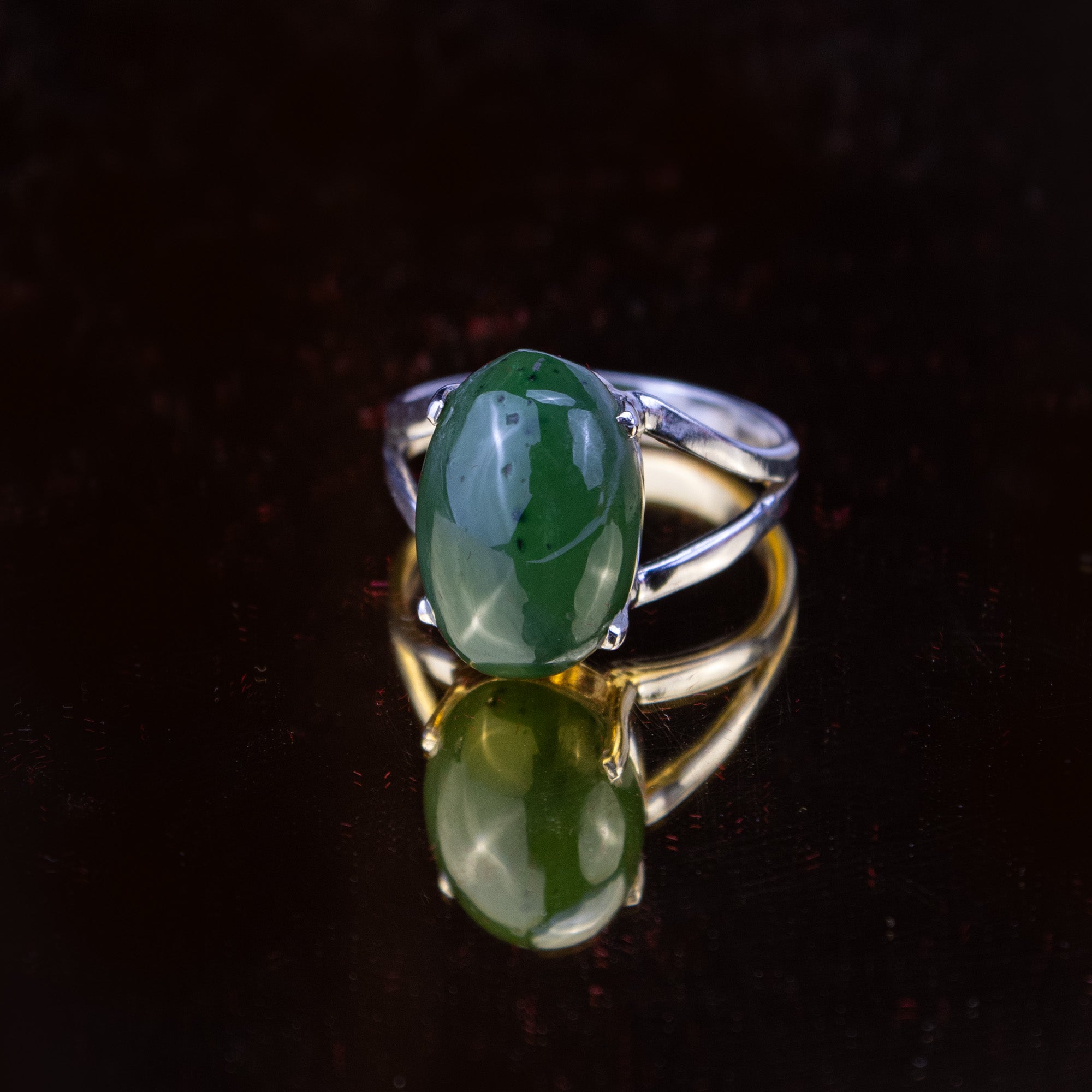 Bright Green Nephrite Ring in 925 Silver – Oval Cabochon Minimal Ring – Size 19 mm